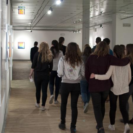 Oprowadzanie młodzieży z liceów po wystawie 1