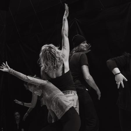 w sile: mniejsze gesty_Dana Chmielewska_t@niec 2.0