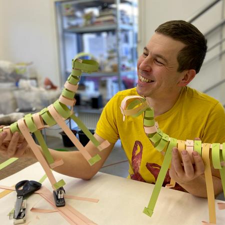 prowadzący warsztaty zrób to w domu 