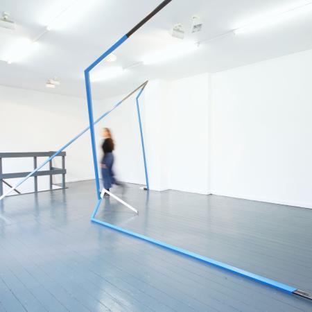 widok na instalację artystki, bohaterki rozmowy 