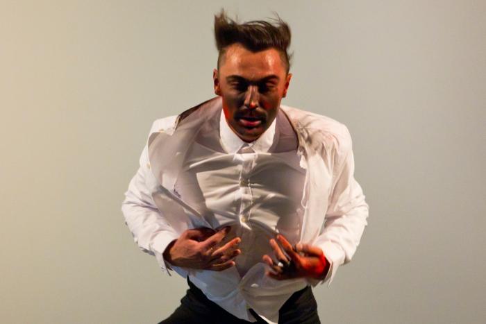 Performance Arti Grabowski 